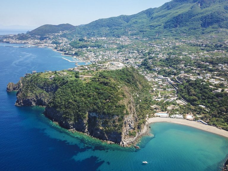 Visit and discover the bays of Ischia – With our boat excursion of Ischia hidden gems, nature and thermal springs